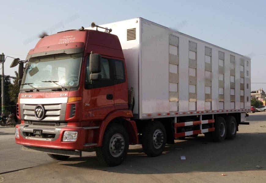 福田歐曼前四后八豬仔畜禽運輸車(chē)