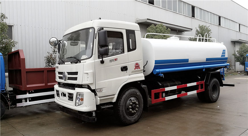 東風(fēng)御虎D913灑水車(chē)